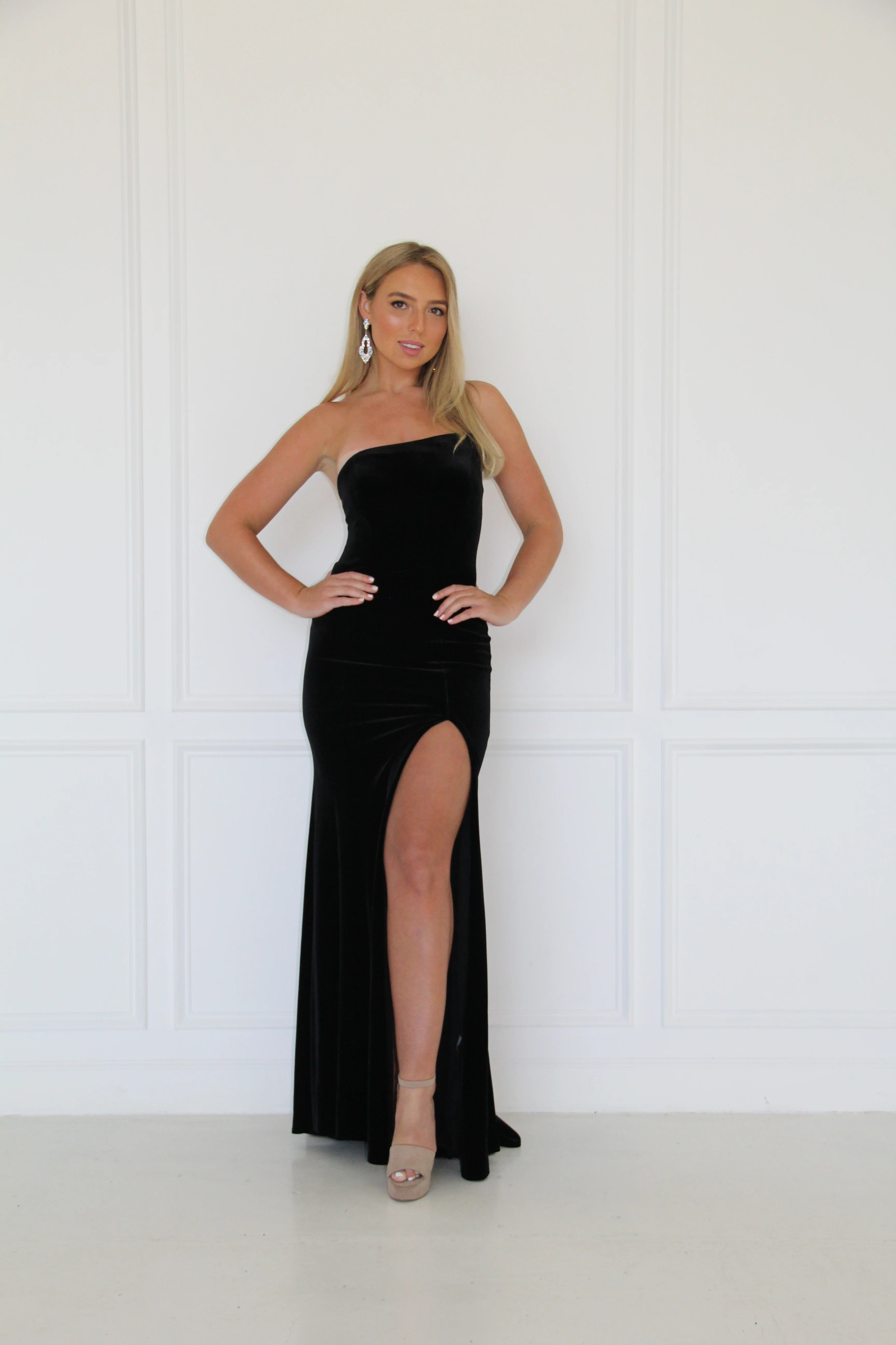Betsy & Adam Strapless Stretch Velvet Evening Dress A20144 - Image 3