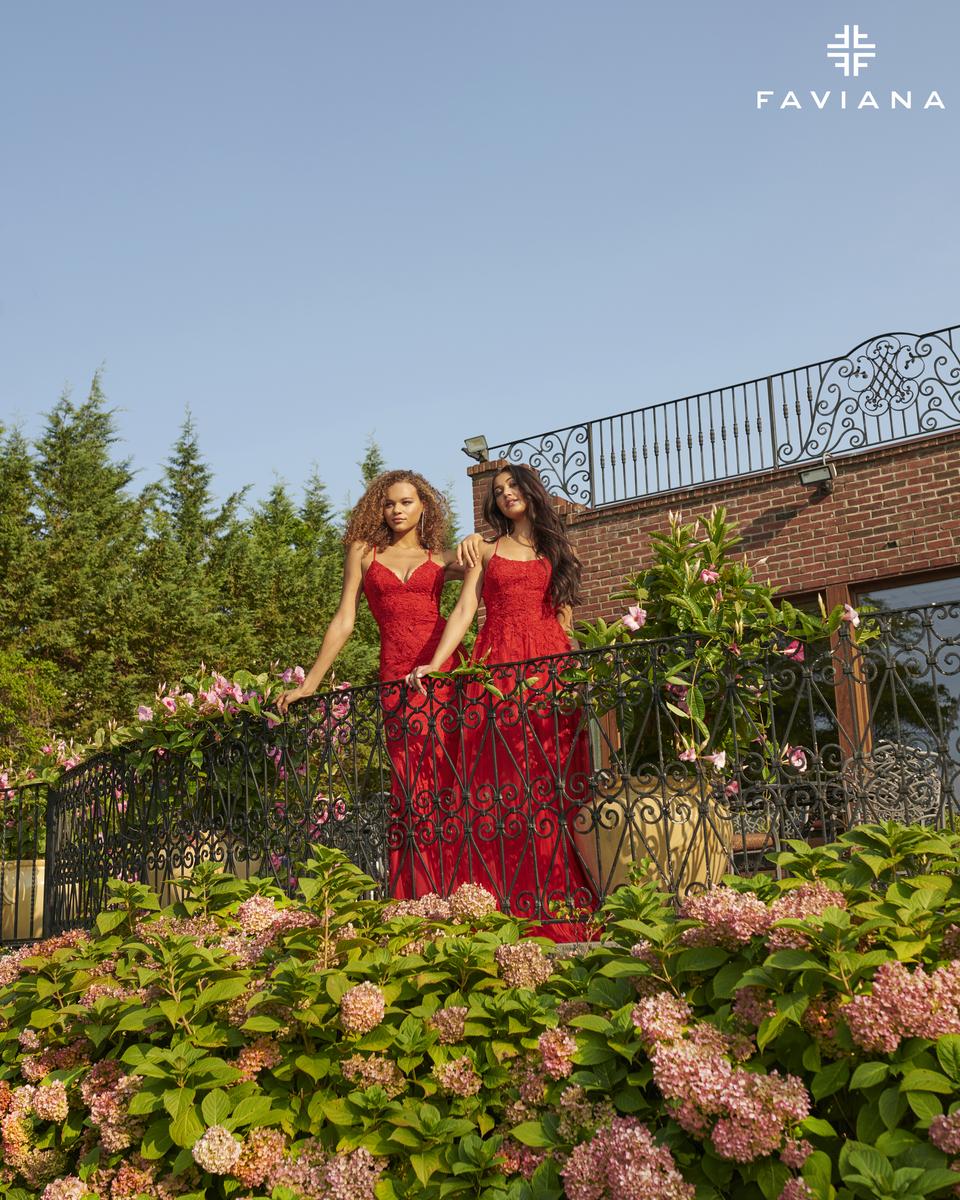 Faviana Glamour Long Lace Prom Dress S10508 - Image 14