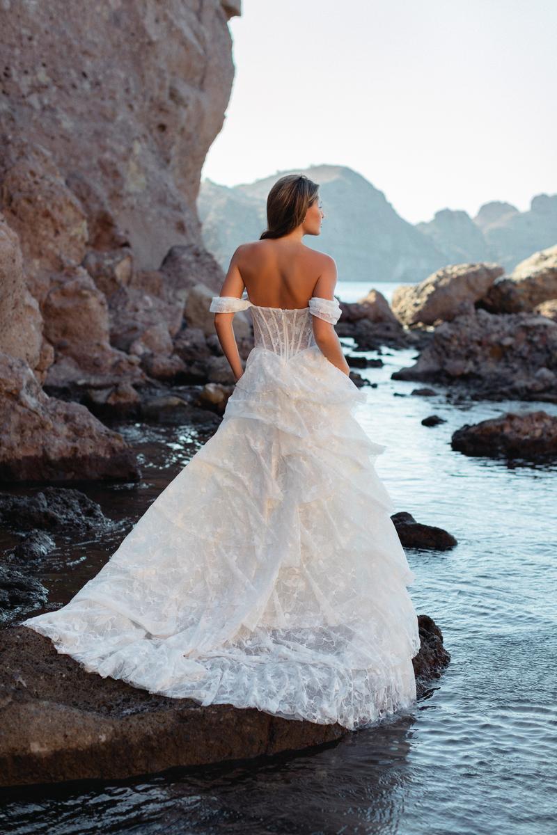 Wilderly Bride by Allure Dress F400 - Image 2